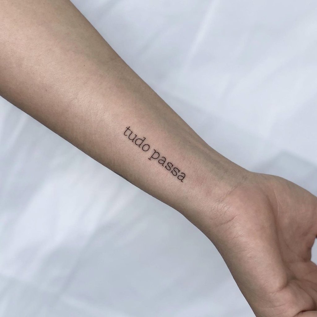 nunca desista em inglês tatuagem