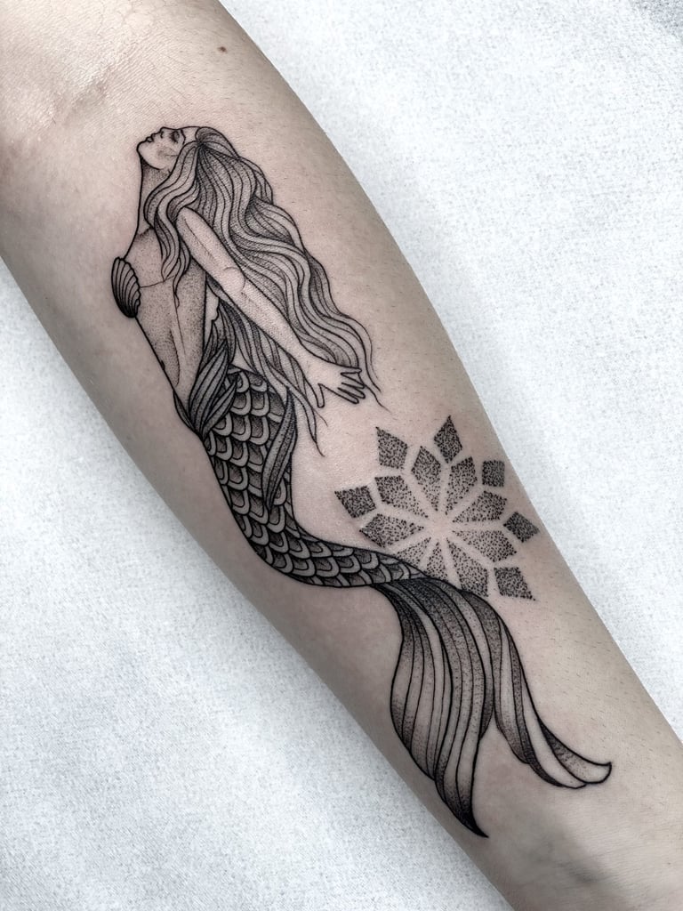 Foto de tatuagem feita por Pri Maia Tattoo (@primaiatattoo)