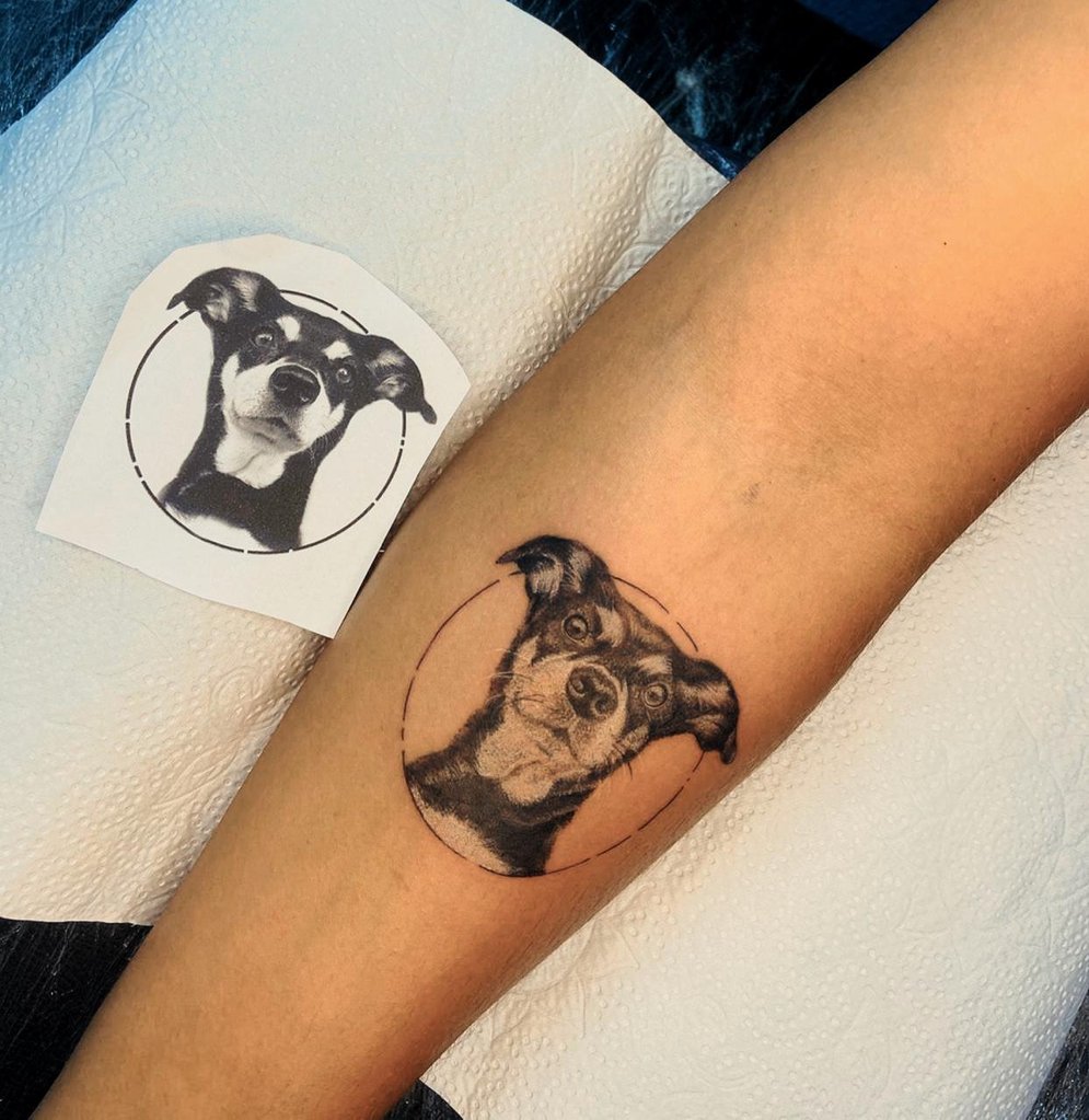 Foto de tatuagem feita por Larissa Laís (@laristapias)