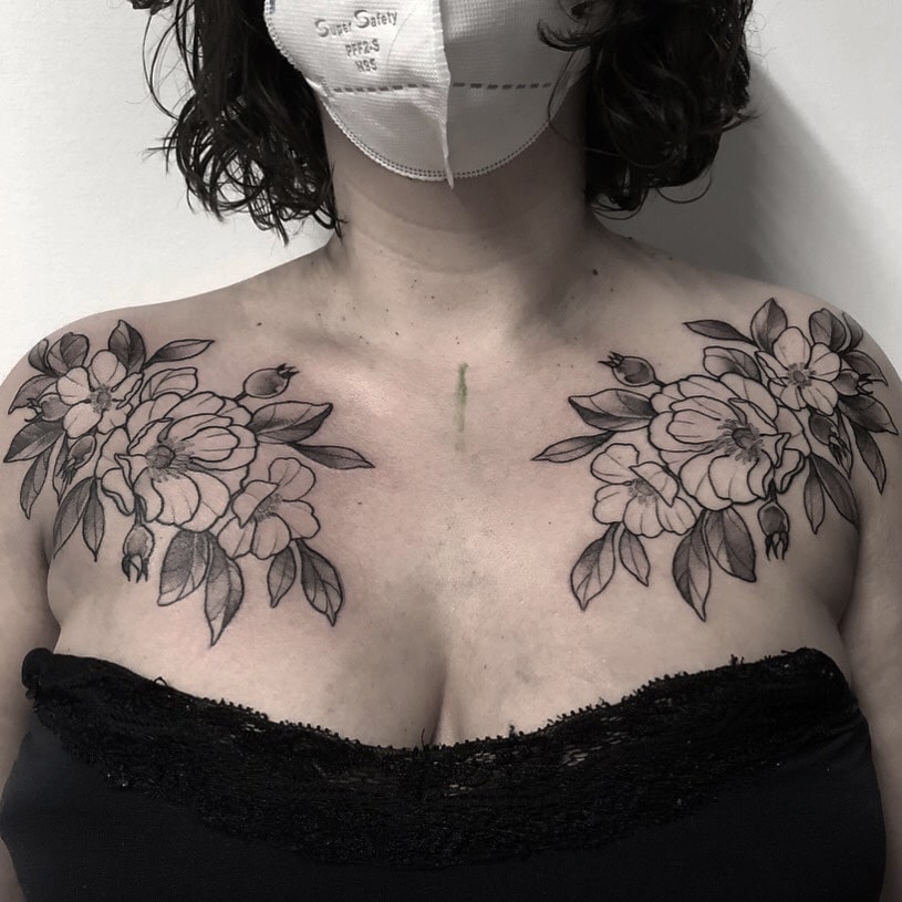 Foto de tatuagem feita por Carolina Marcondes (@venuspandemia)