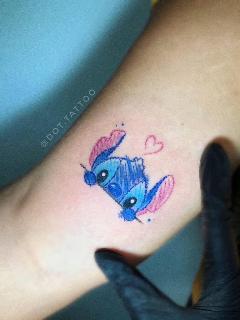 Foto de tatuagem feita por Carina Dot (@dot.tattoo)