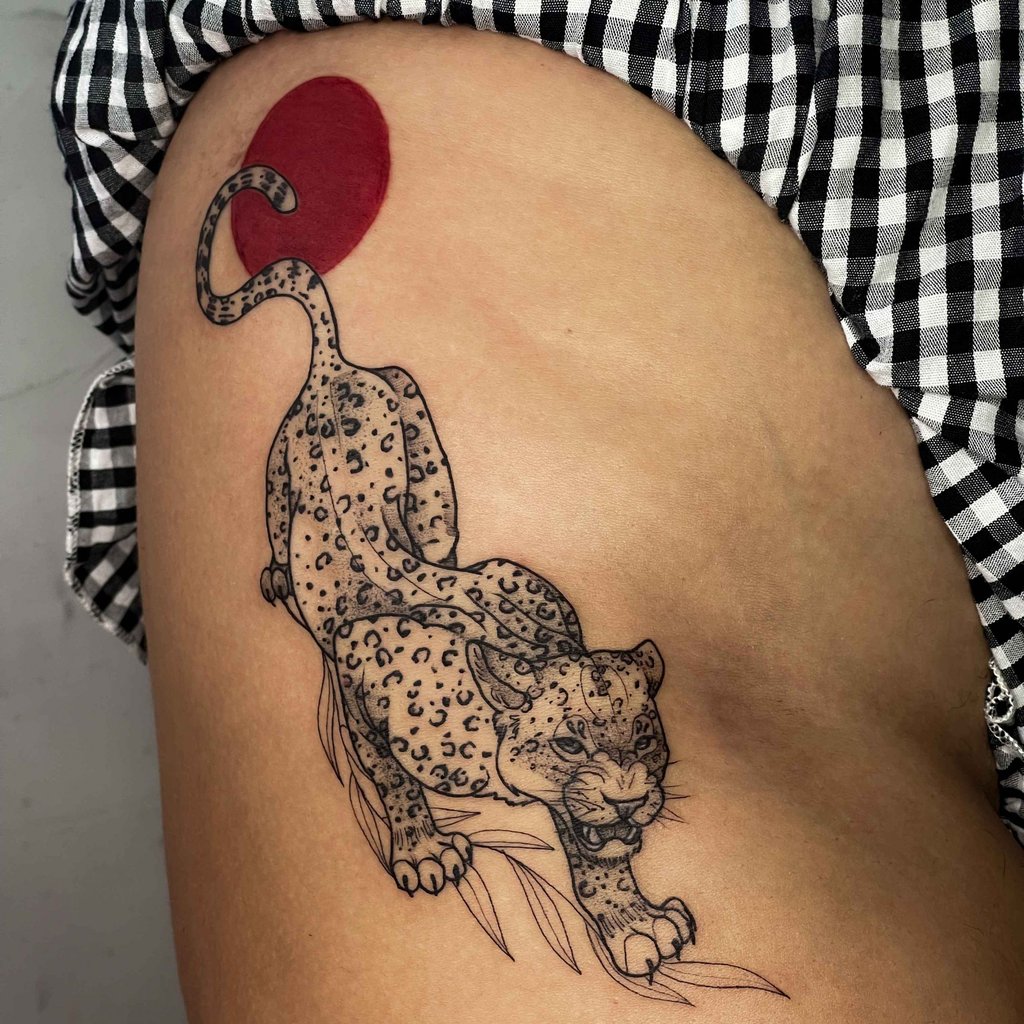 Foto de tatuagem feita por Lohane Takeda (@take.tattoo)